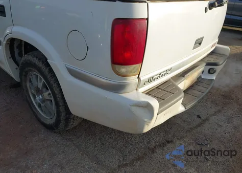 2000 GMC Jimmy Sle z USA, uszkodzony, nr VIN 1GKDT13W2Y2297839